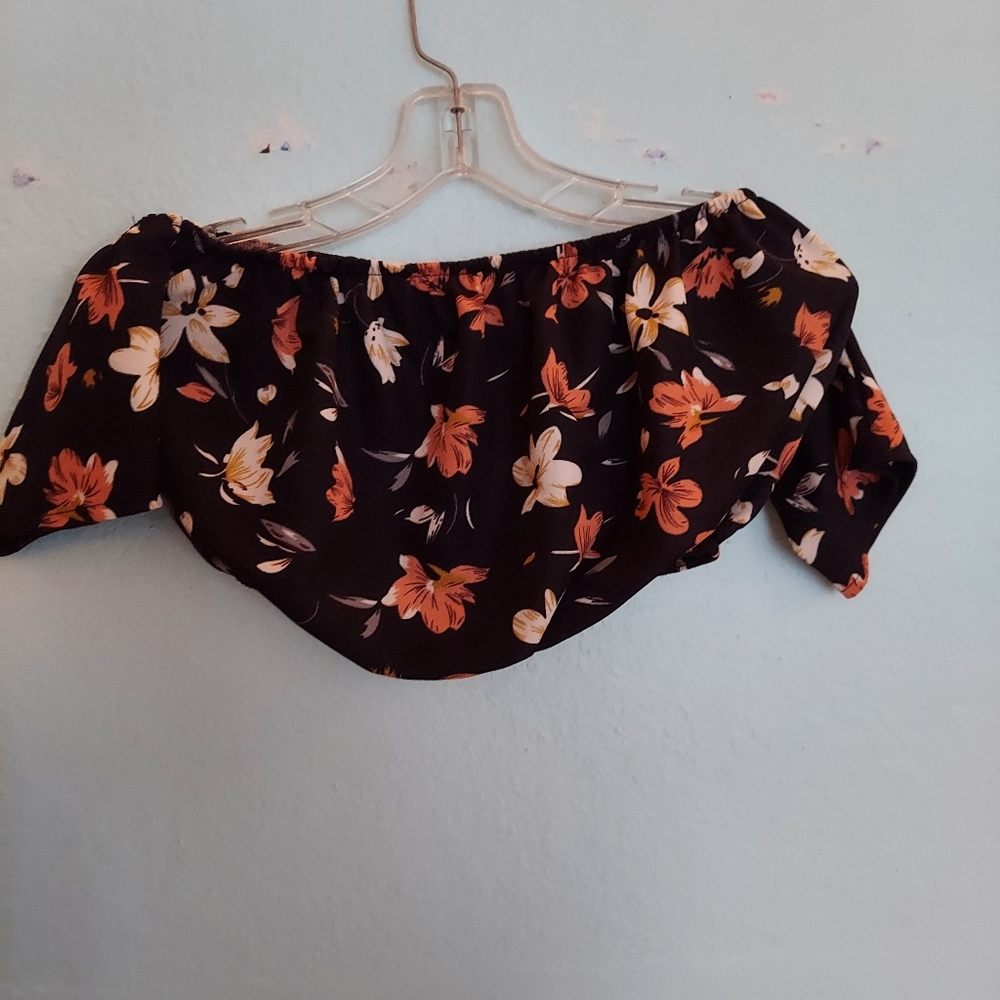 Crop top and shorts floral set